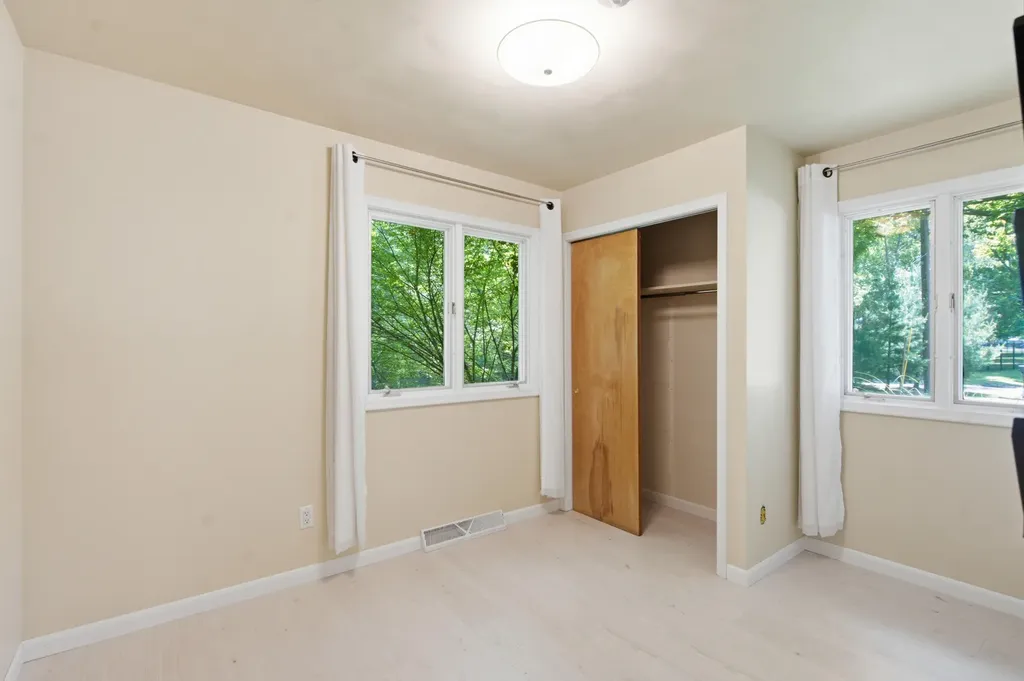 2121 Lakewood Drive Kalamazoo Charter Township MI 49001