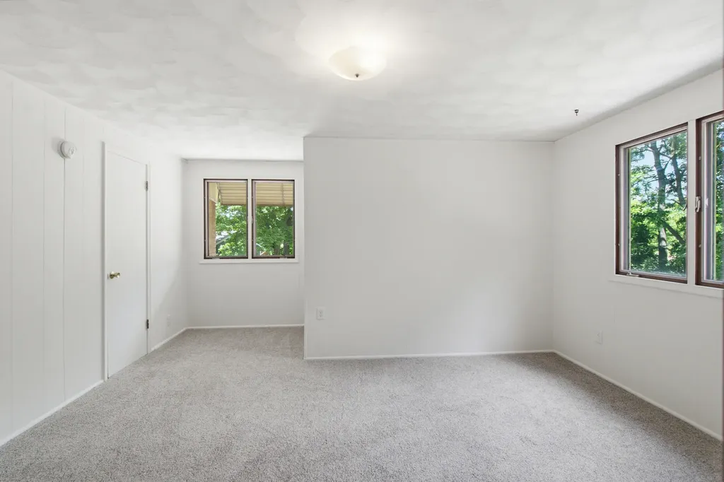 2121 Lakewood Drive Kalamazoo Charter Township MI 49001