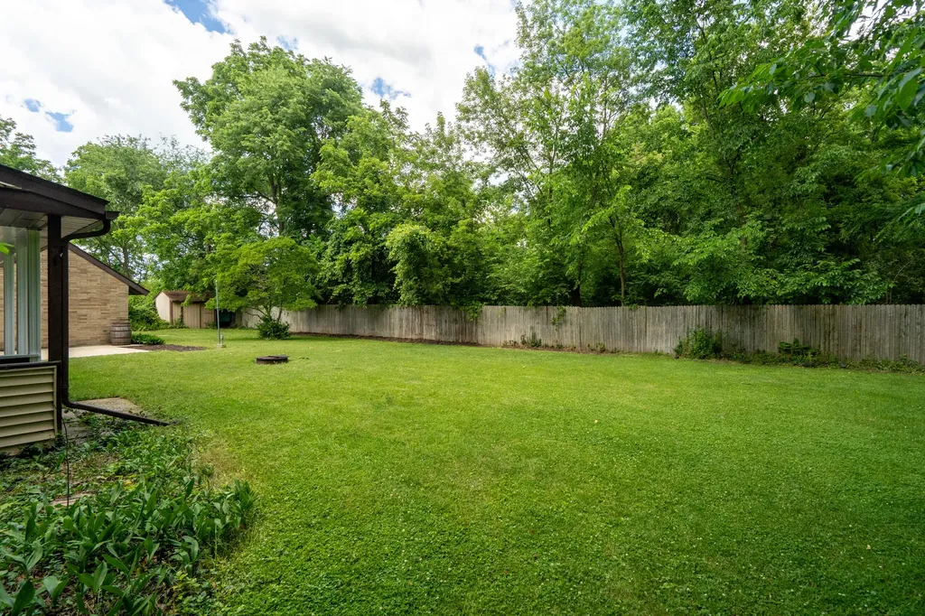 2121 Lakewood Drive Kalamazoo Charter Township MI 49001