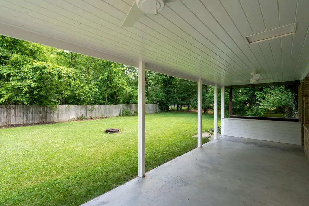 2121 Lakewood Drive Kalamazoo Charter Township MI 49001