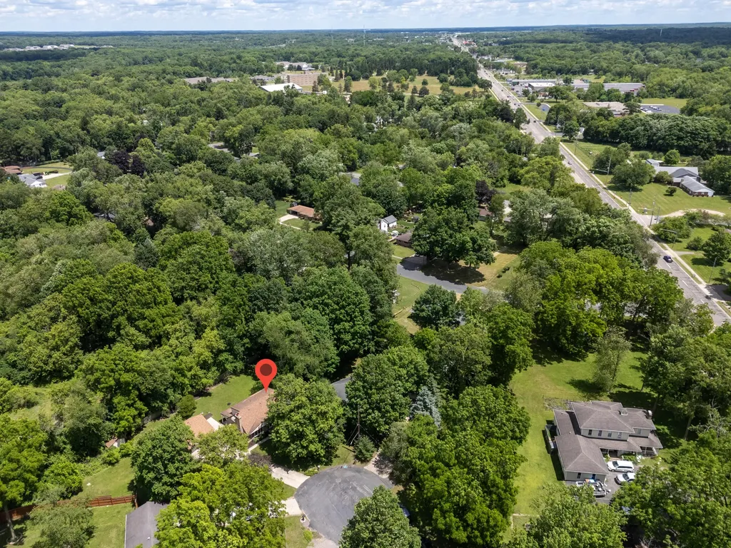 2121 Lakewood Drive Kalamazoo Charter Township MI 49001