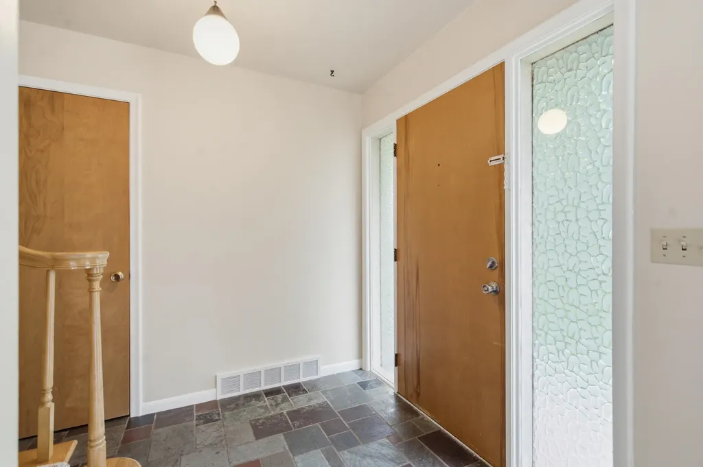 2121 Lakewood Drive Kalamazoo Charter Township MI 49001