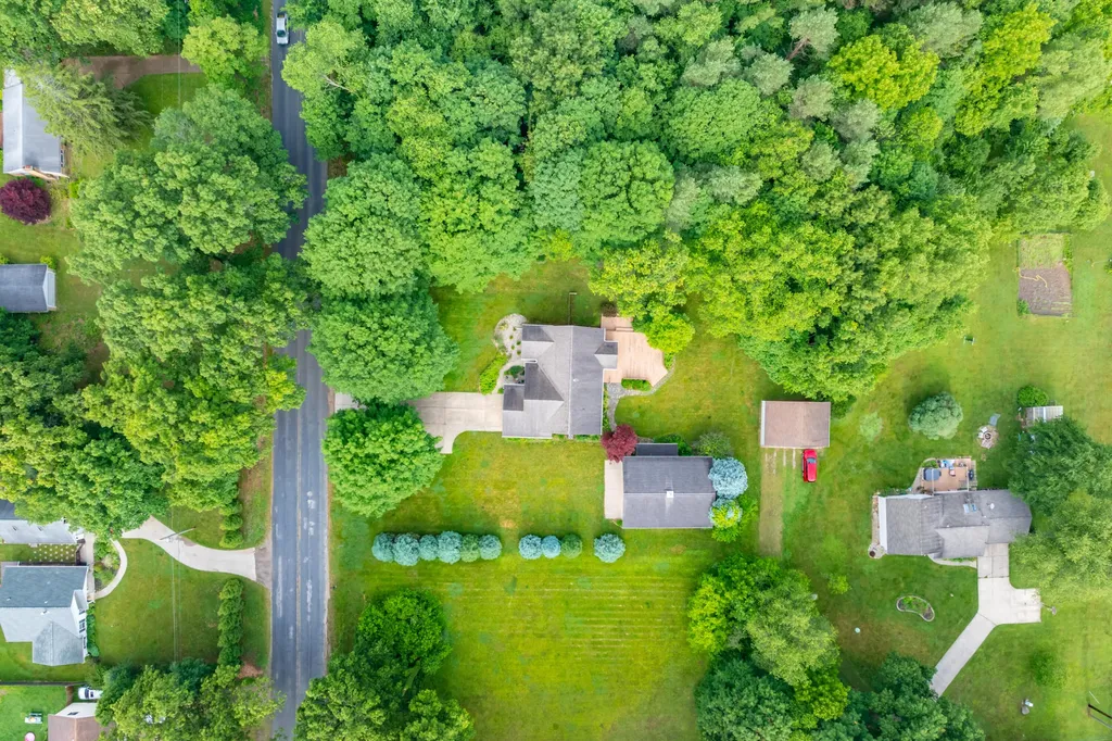 9433 E H Avenue Comstock Charter Township MI 49048