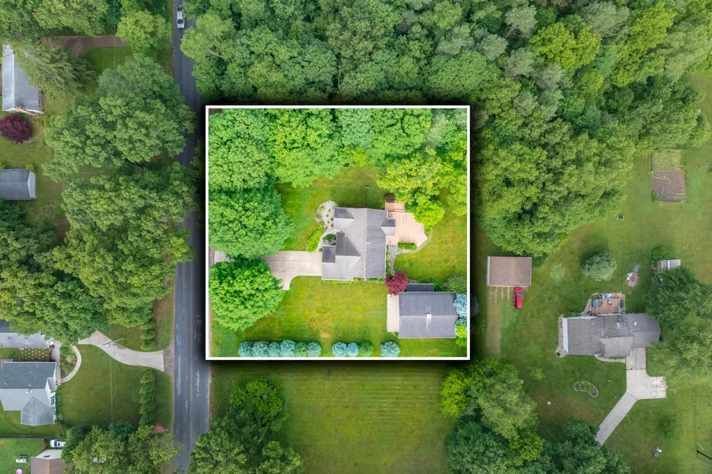 9433 E H Avenue Comstock Charter Township MI 49048