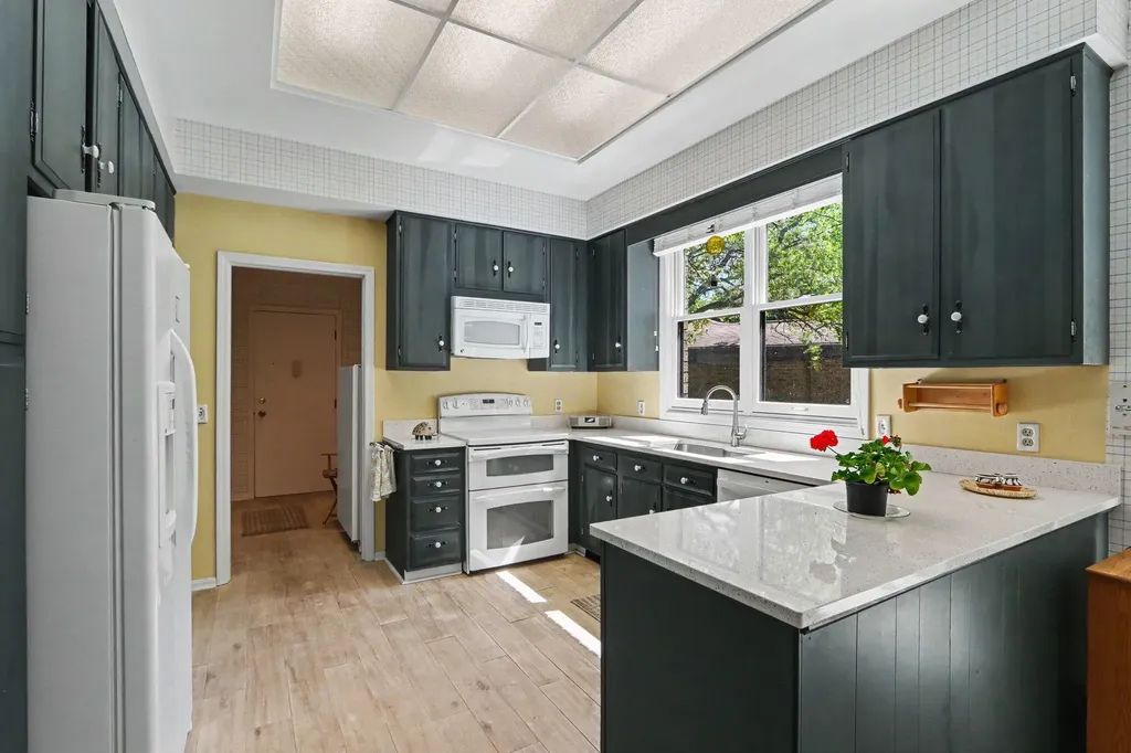 4161 Lake Terrace Drive Kalamazoo City MI 49008