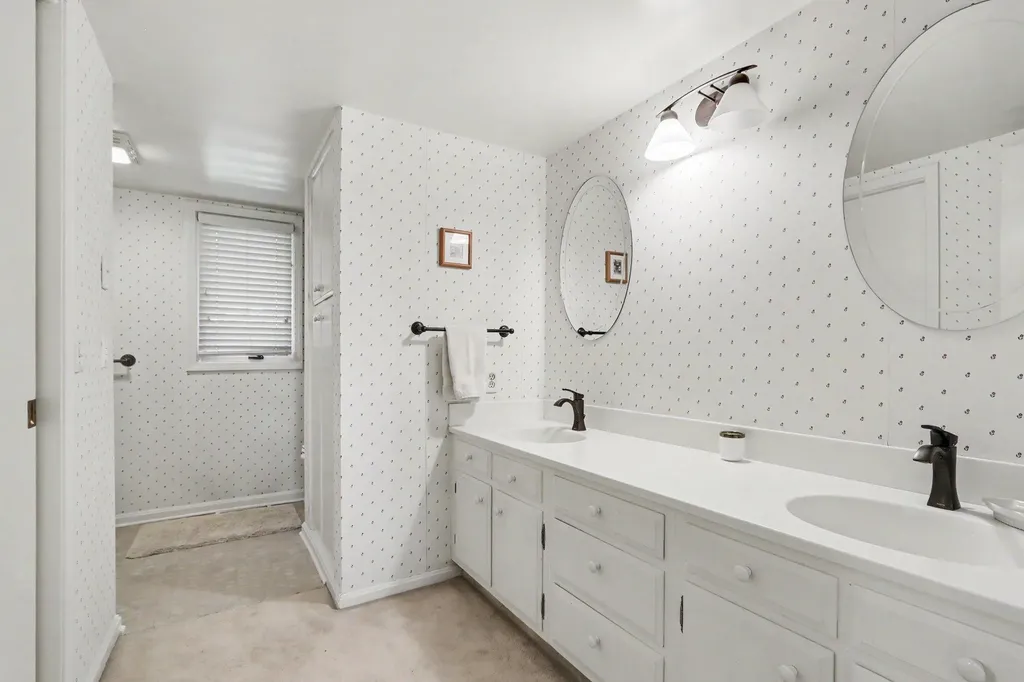 4161 Lake Terrace Drive Kalamazoo City MI 49008
