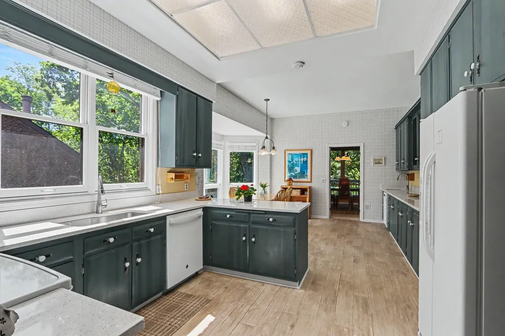 4161 Lake Terrace Drive Kalamazoo City MI 49008