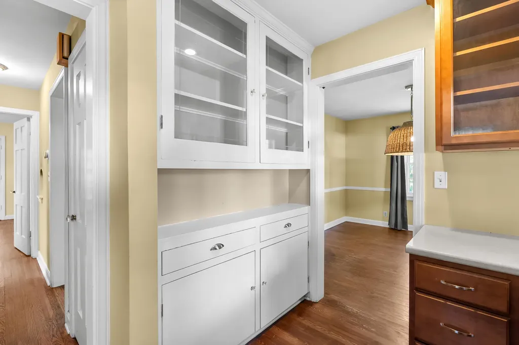 1307 Lakeway Avenue Kalamazoo City MI 49001