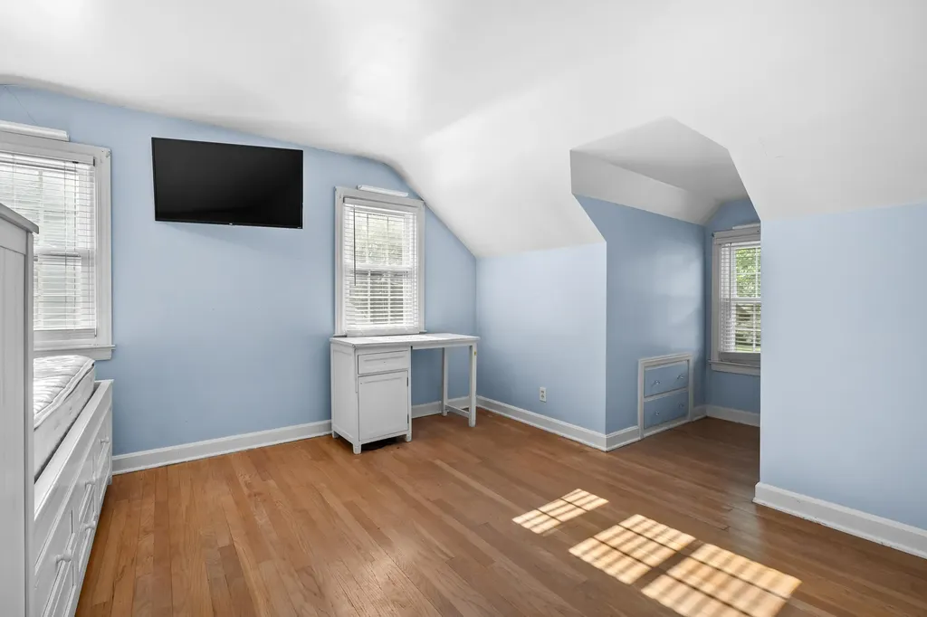 1307 Lakeway Avenue Kalamazoo City MI 49001