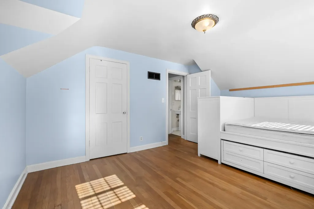 1307 Lakeway Avenue Kalamazoo City MI 49001