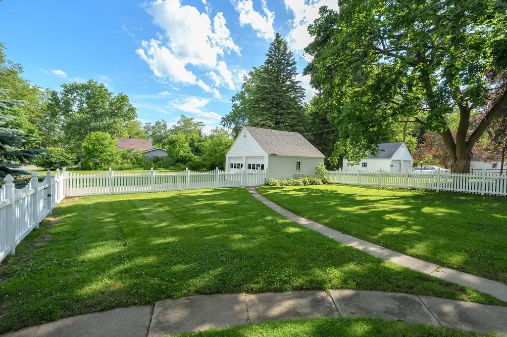 1307 Lakeway Avenue Kalamazoo City MI 49001
