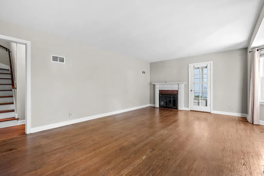 1307 Lakeway Avenue Kalamazoo City MI 49001