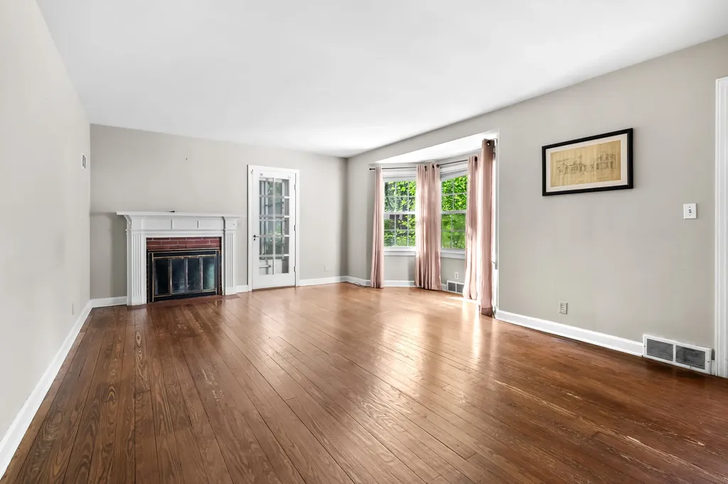 1307 Lakeway Avenue Kalamazoo City MI 49001