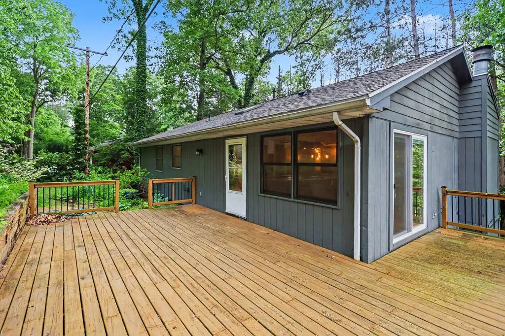 6686 N Sprinkle Road Richland Township MI 49004