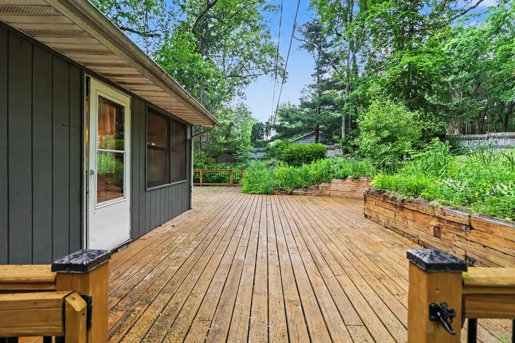 6686 N Sprinkle Road Richland Township MI 49004