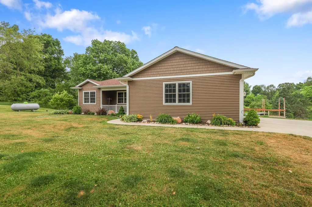 10426 Dutch Settlement Road Flowerfield Township MI 49067