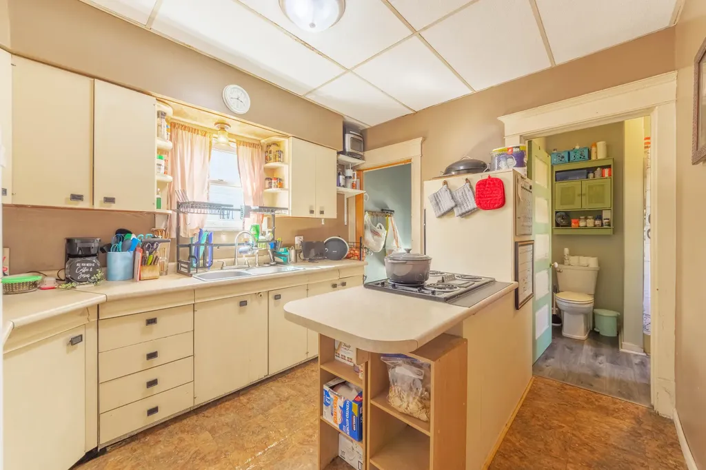 1123 Egleston Avenue Kalamazoo City MI 49001