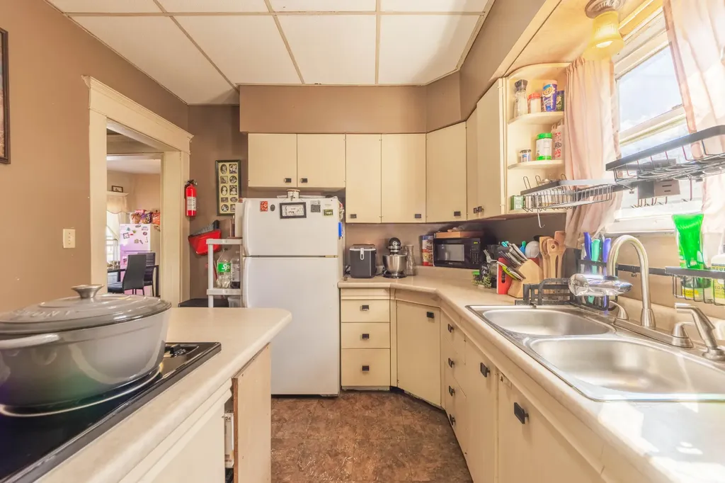 1123 Egleston Avenue Kalamazoo City MI 49001
