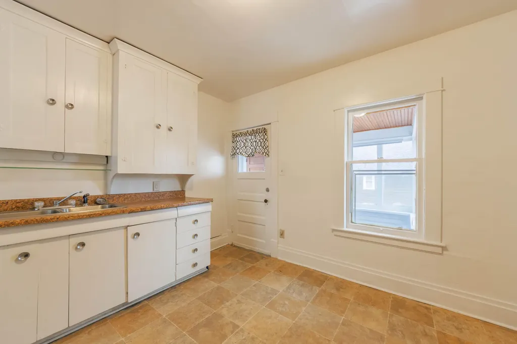 1123 Egleston Avenue Kalamazoo City MI 49001