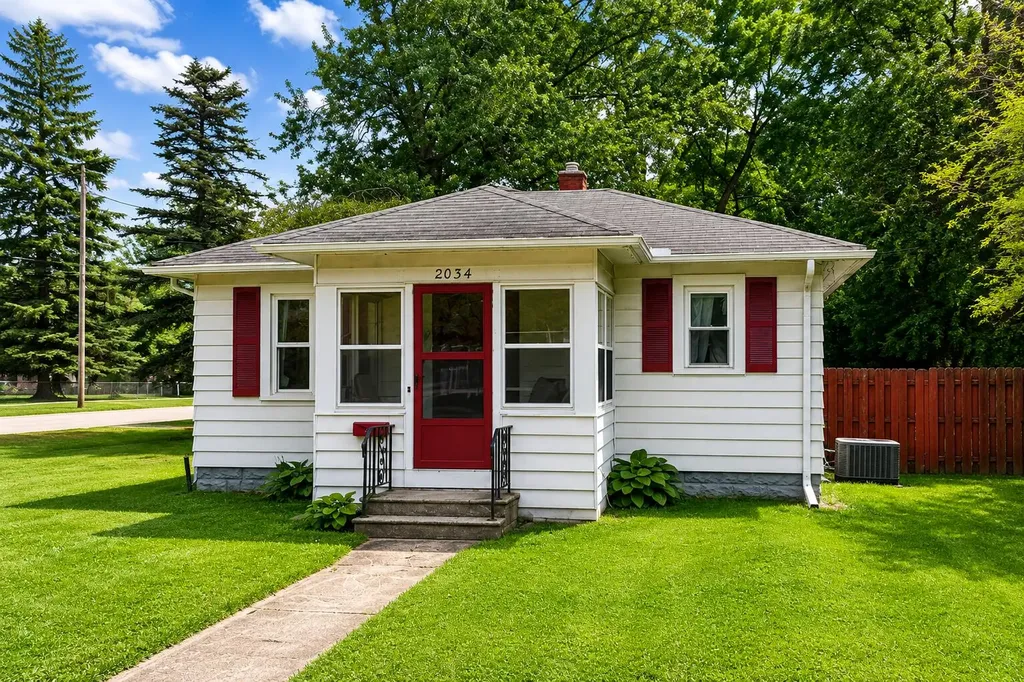 2034 Royce Avenue Kalamazoo City MI 49001