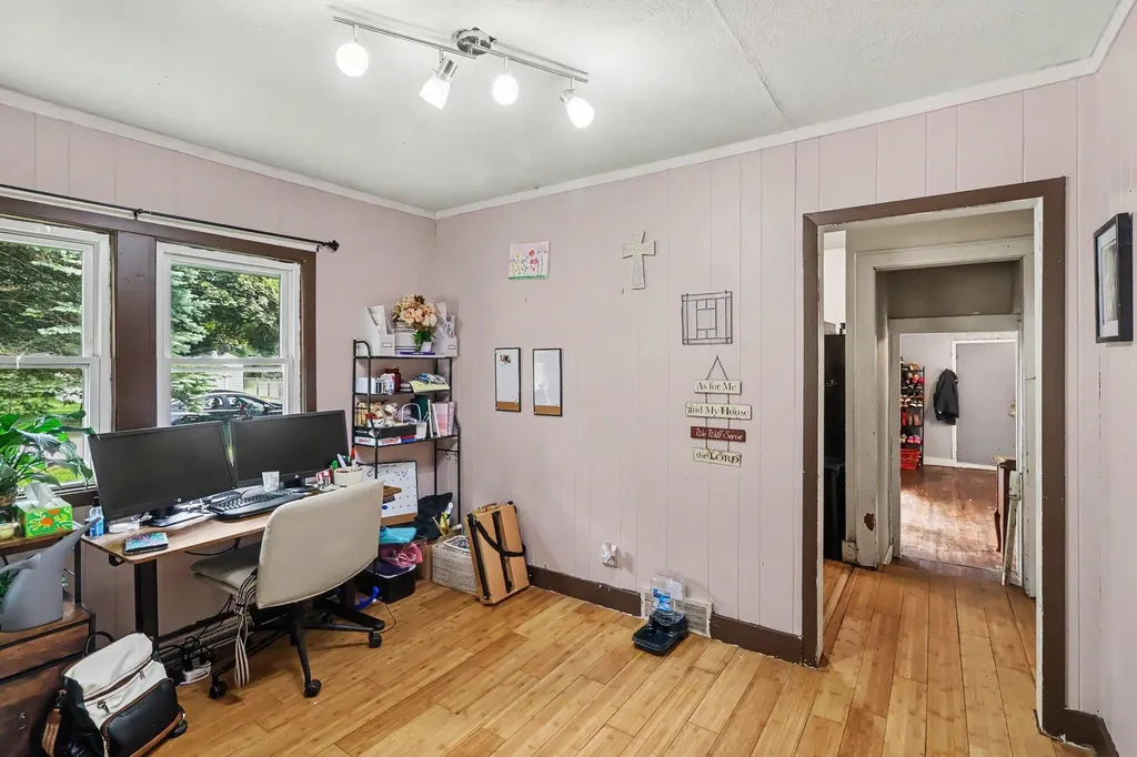 2034 Royce Avenue Kalamazoo City MI 49001
