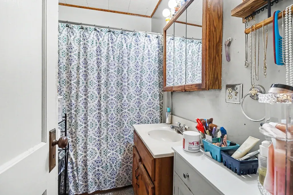 2034 Royce Avenue Kalamazoo City MI 49001