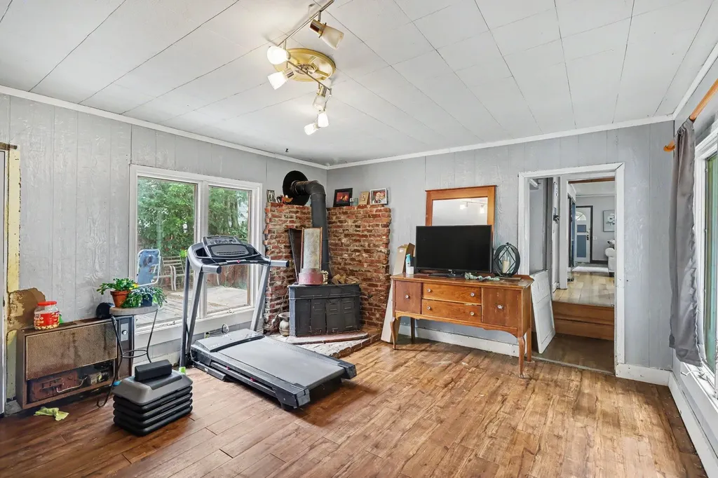 2034 Royce Avenue Kalamazoo City MI 49001