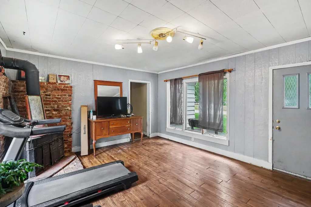2034 Royce Avenue Kalamazoo City MI 49001