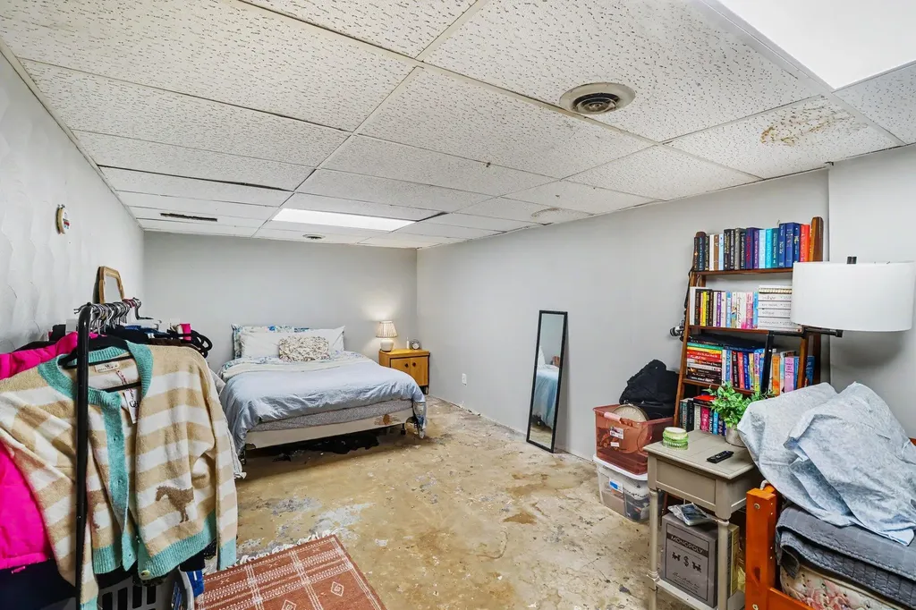 2034 Royce Avenue Kalamazoo City MI 49001