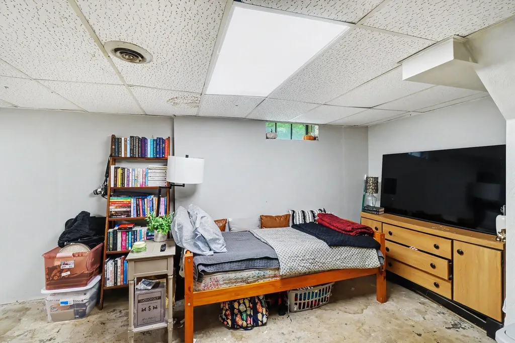 2034 Royce Avenue Kalamazoo City MI 49001