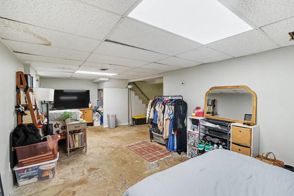 2034 Royce Avenue Kalamazoo City MI 49001