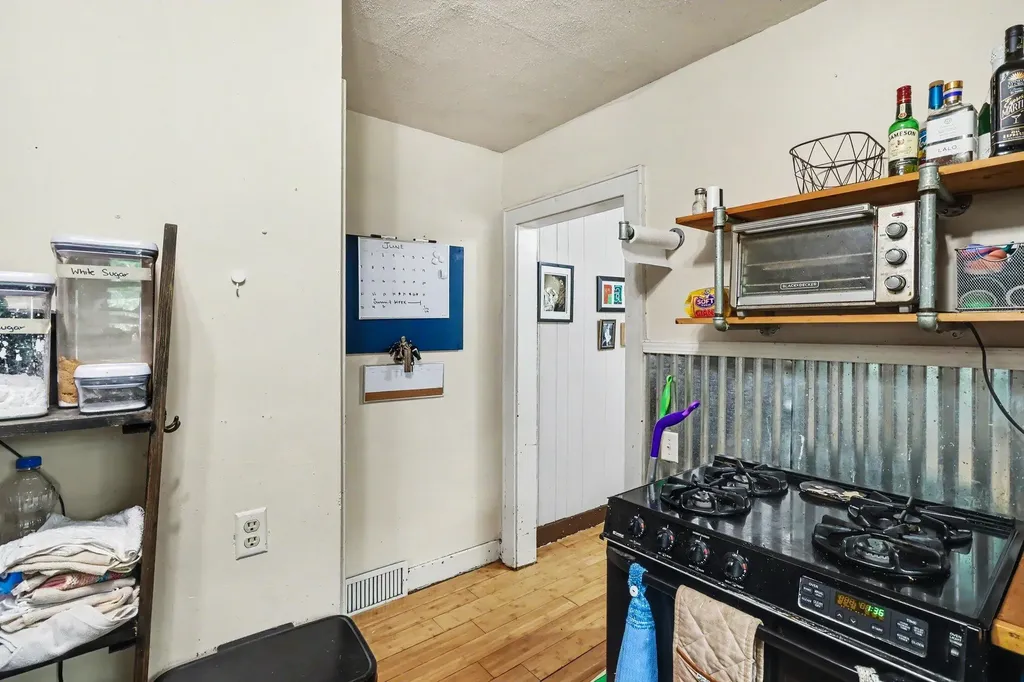 2034 Royce Avenue Kalamazoo City MI 49001