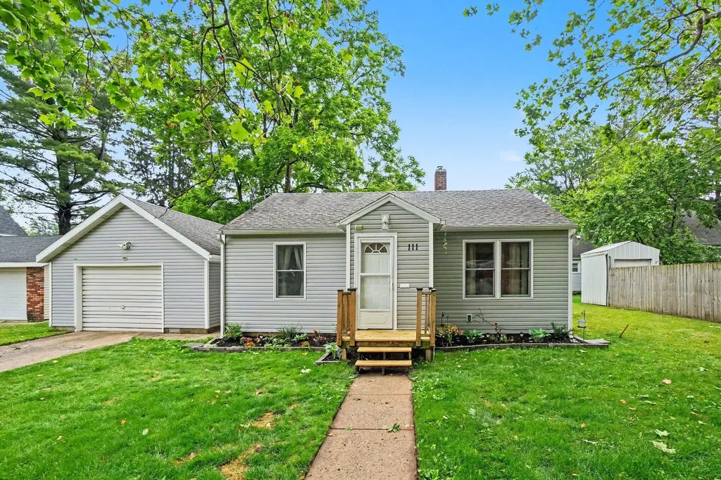 111 Oliver Street Bangor City MI 49013