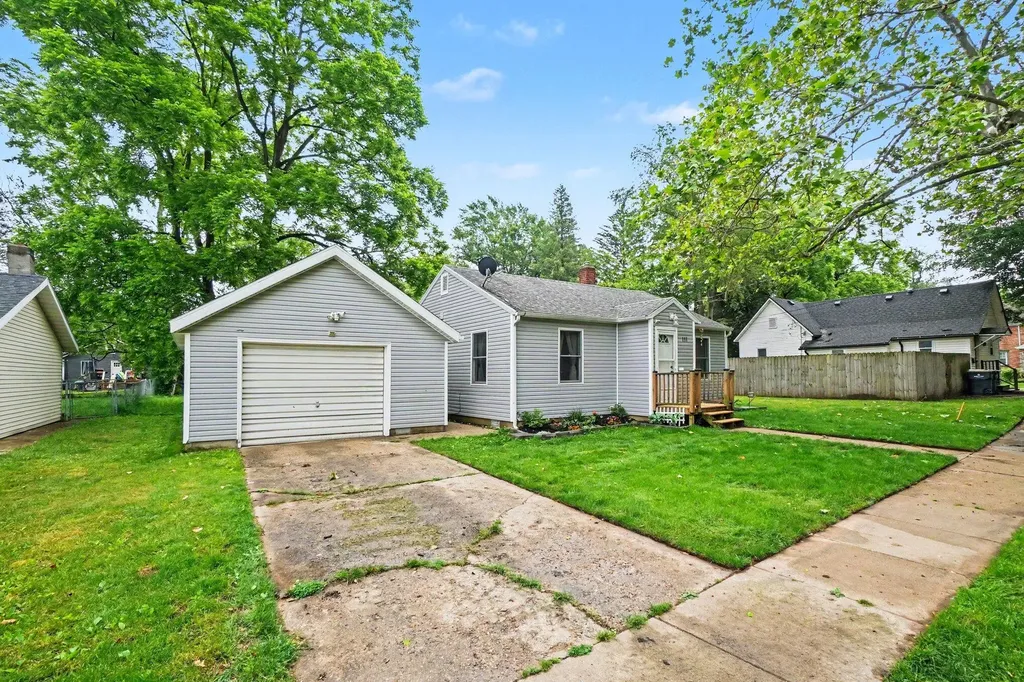 111 Oliver Street Bangor City MI 49013