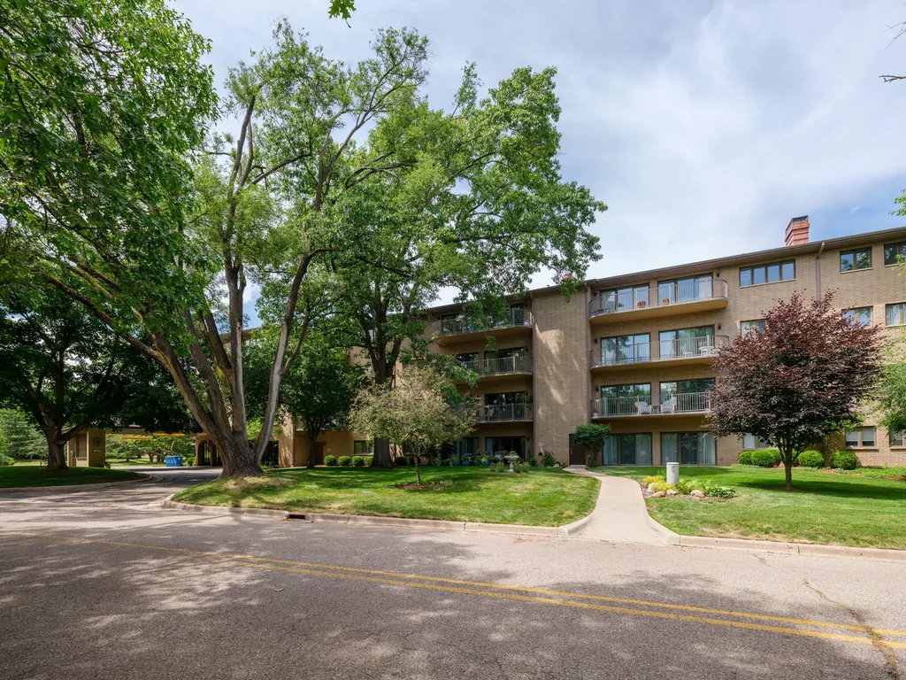 4040 Greenleaf Circle Kalamazoo City MI 49008