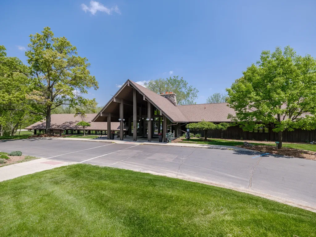 4040 Greenleaf Circle Kalamazoo City MI 49008