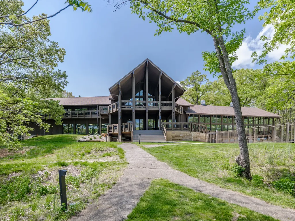 4040 Greenleaf Circle Kalamazoo City MI 49008