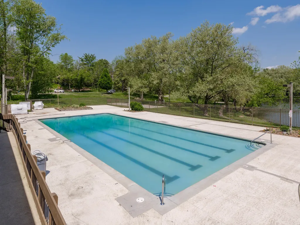 4040 Greenleaf Circle Kalamazoo City MI 49008