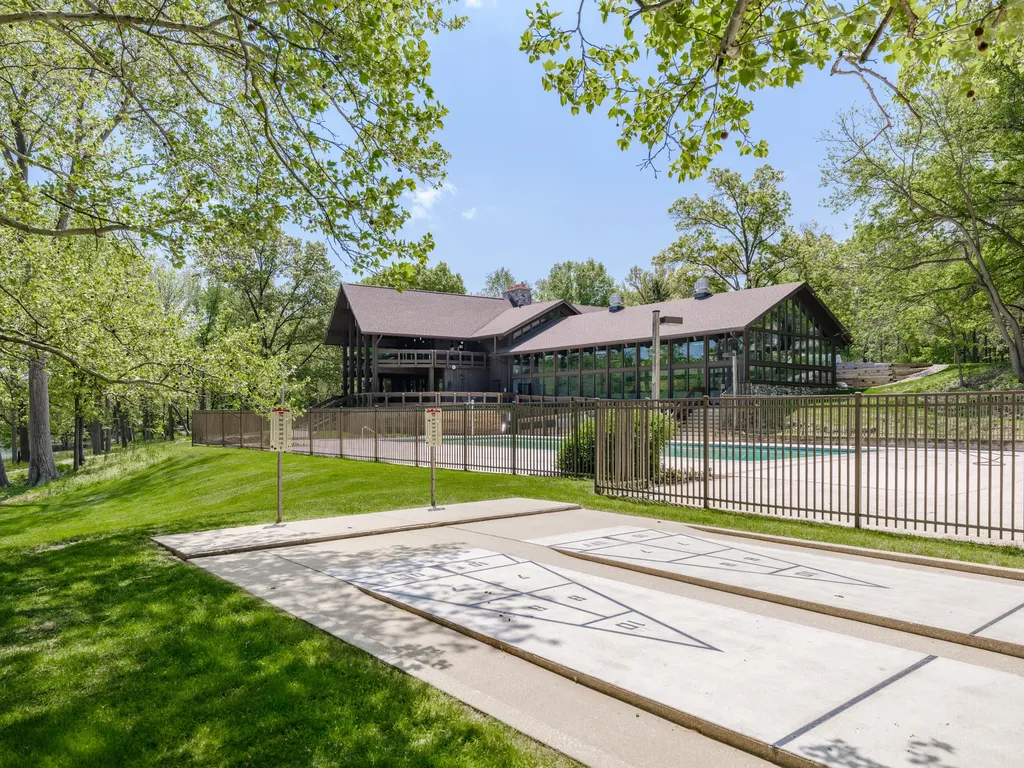 4040 Greenleaf Circle Kalamazoo City MI 49008