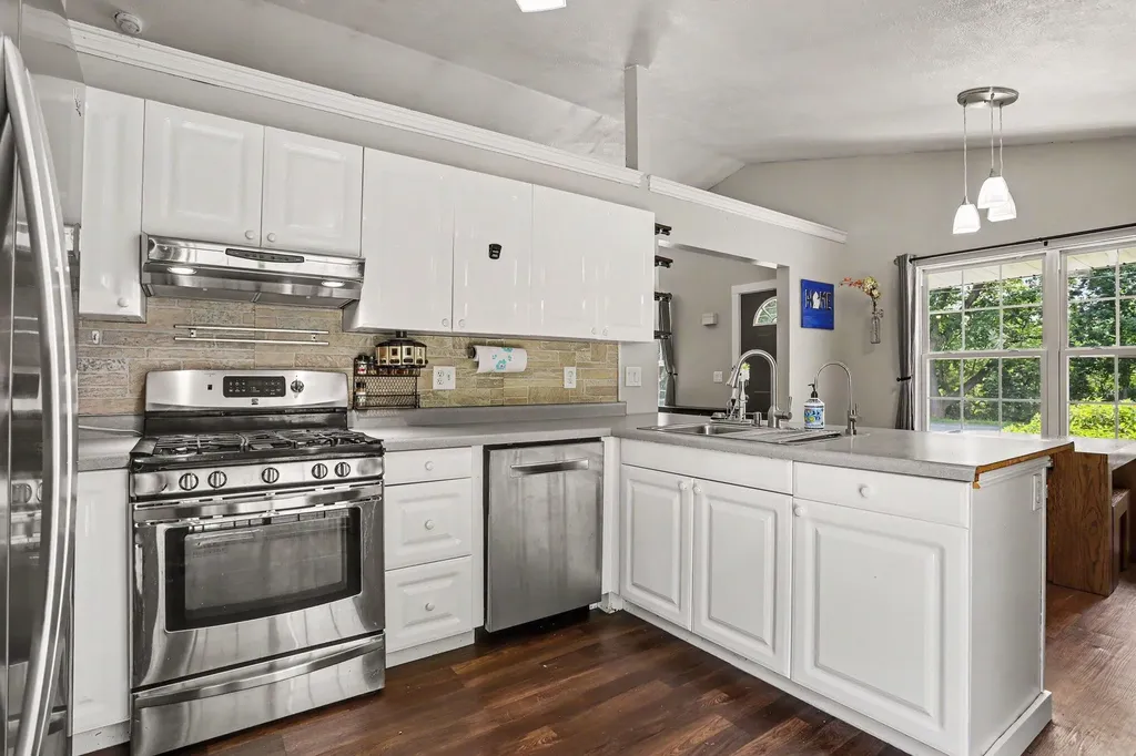 8836 Almena Drive Oshtemo Charter Township MI 49009