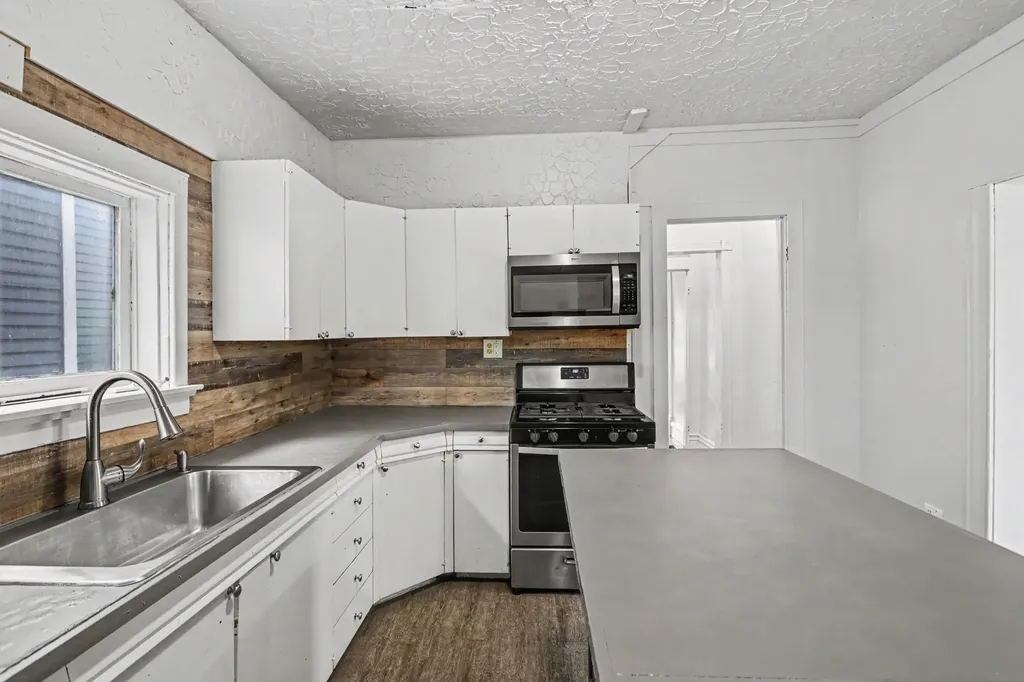 1007 S Westnedge Avenue Kalamazoo City MI 49008