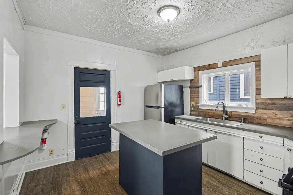 1007 S Westnedge Avenue Kalamazoo City MI 49008