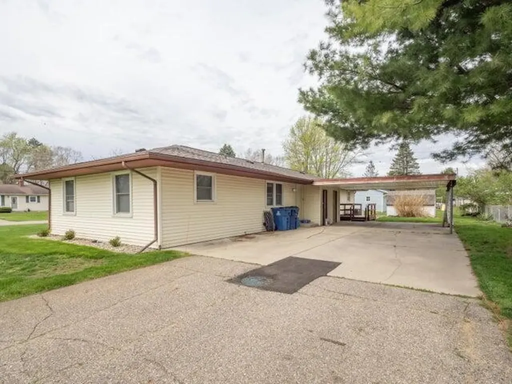 1314-1316 Magnolia Street Comstock Charter Township MI 49048