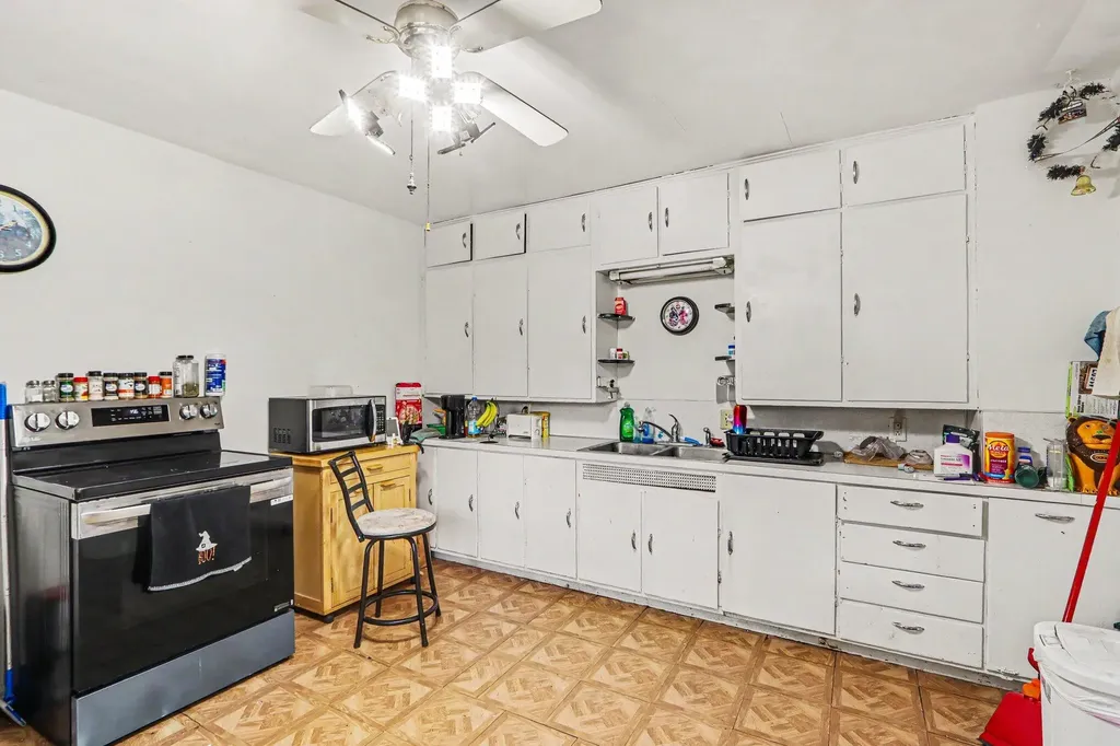 535 Washburn Avenue Kalamazoo Charter Township MI 49048