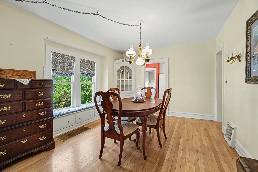 1410 W Maple Street Kalamazoo City MI 49008