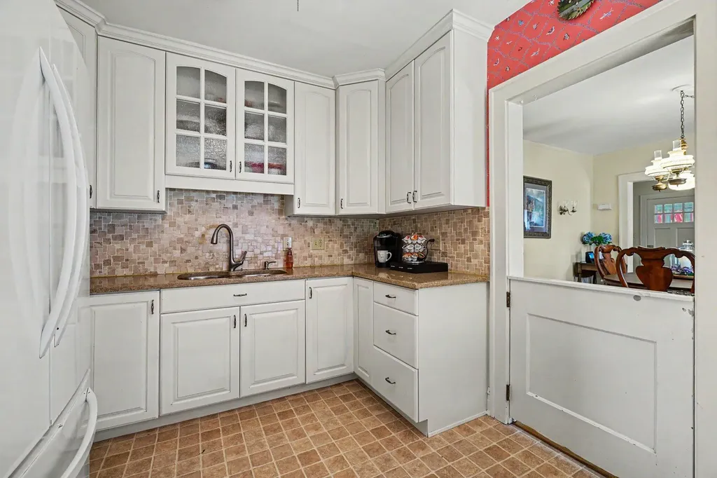 1410 W Maple Street Kalamazoo City MI 49008