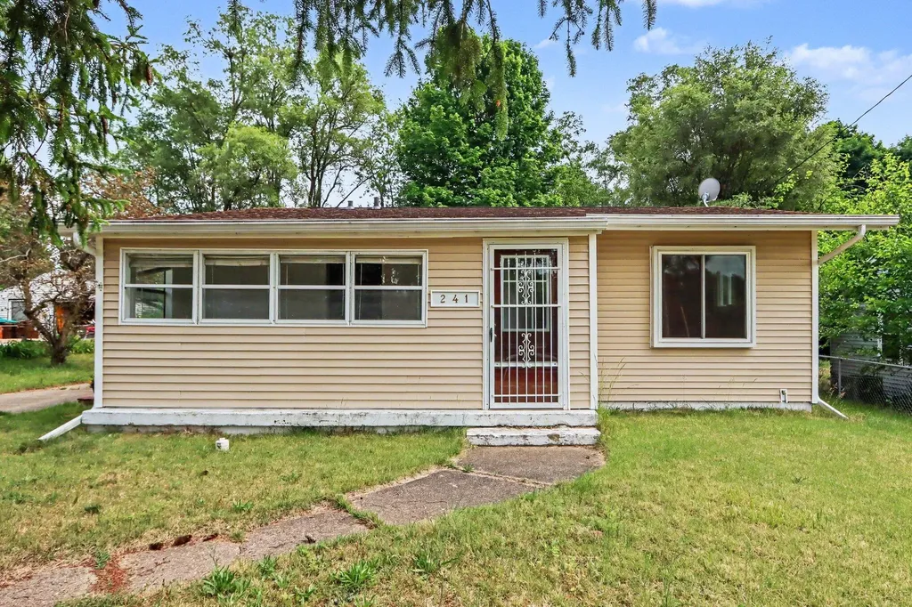 241 Ardmoor Drive Bedford Charter Township MI 49037