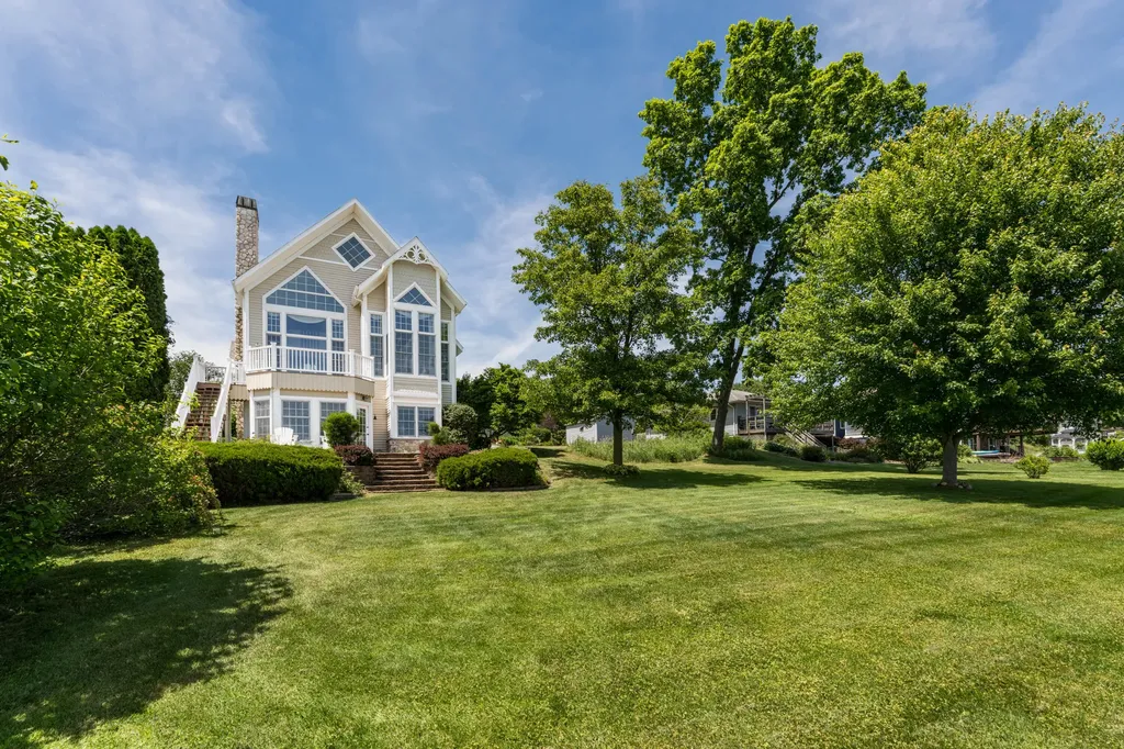 15311 S Barton Lake Drive Schoolcraft Township MI 49097