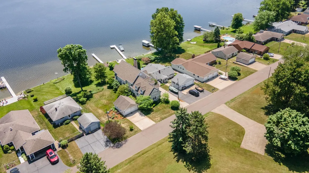 15311 S Barton Lake Drive Schoolcraft Township MI 49097