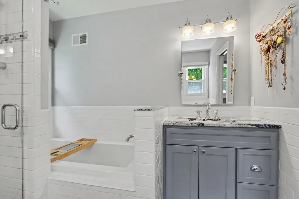 6670 Pleasantview Drive Portage City MI 49024